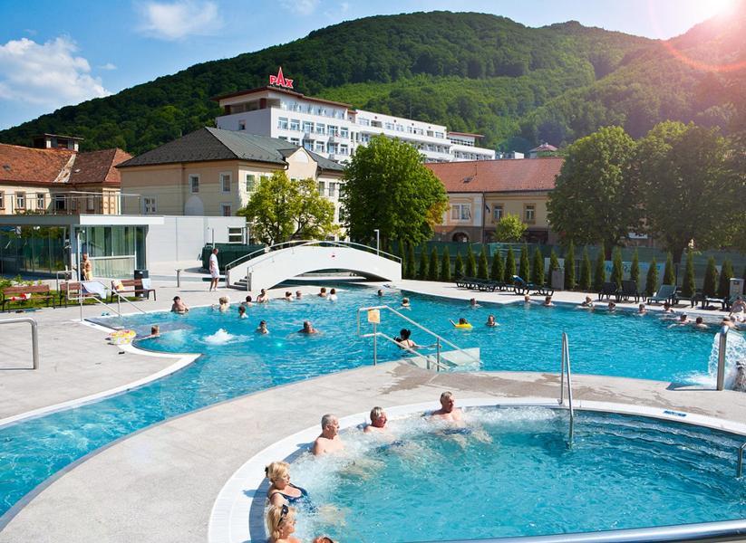 אפרטהוטל Trenčín Kristoff Plaza Trencianske Teplice מראה חיצוני תמונה